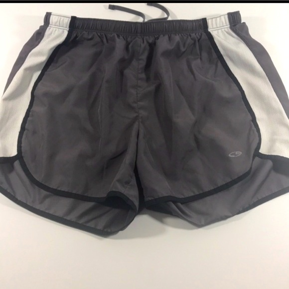 🌻 Champion shorts with liner grey w black  in size:M | EUC|no snags or pulls - Picture 1 of 11